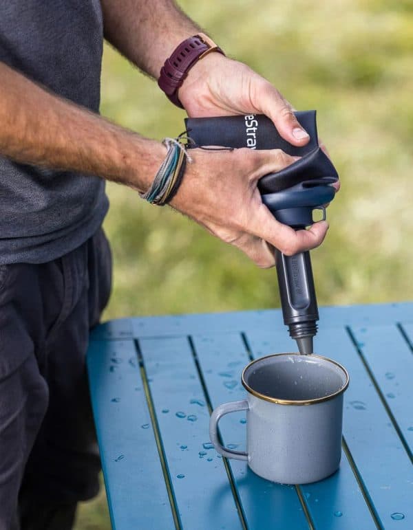 "LIFESTRAW PEAK" SERIJOS SULANKSTOMAS IŠSPAUDŽIAMAS 1000 ML BUTELIUKAS SU FILTRU : SPALVA - PILKA - Image 7